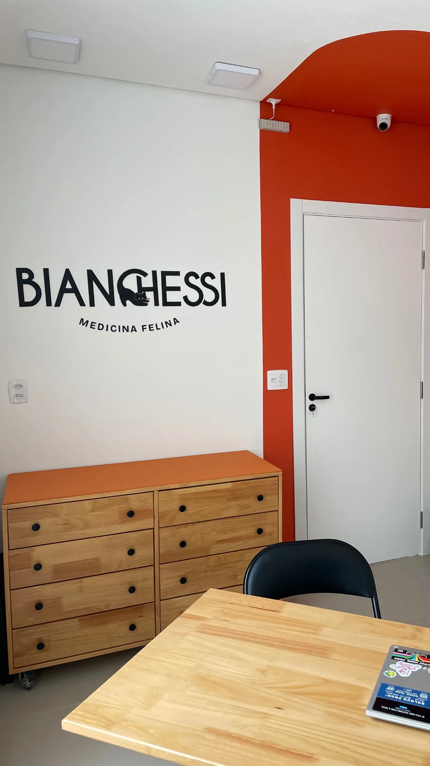 Consultório e espaço interno da Bianchessi
